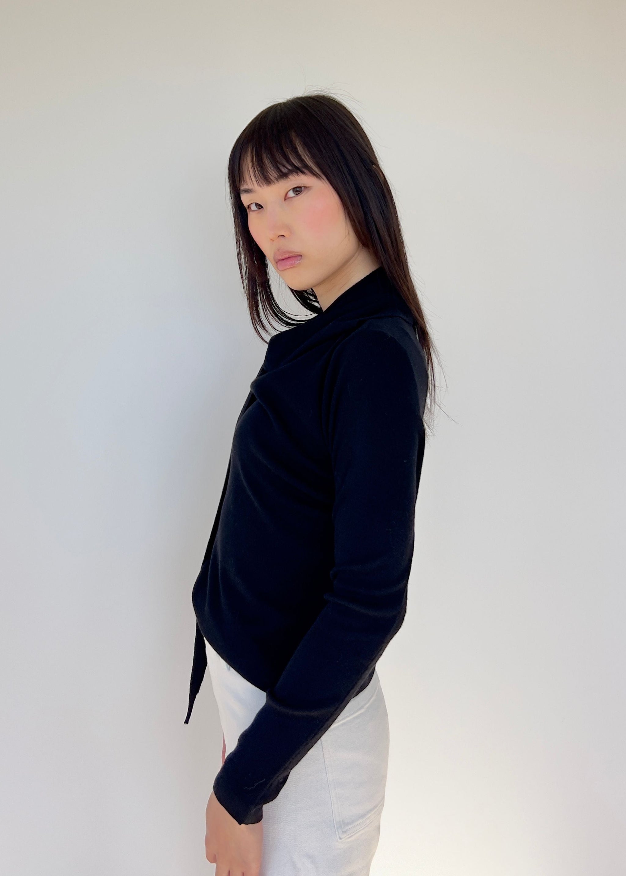 関送込 RELABEL Deconstructed Scarf Long-Sleeve Tee RELABEL Deconstructed Scarf Long-Sleeve Tee
