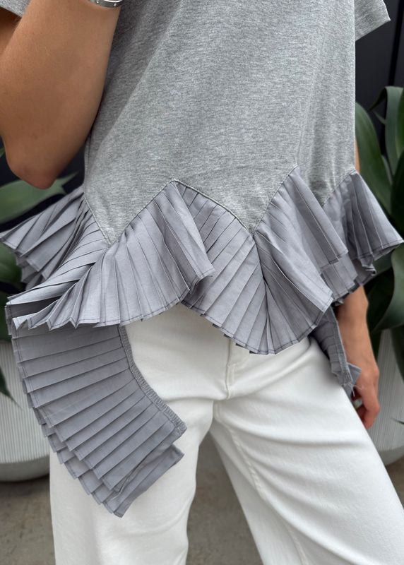 Jayla Asymmetric Ruffle Hem Top - Grey – Benaar LA